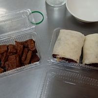 Black rice wraps and dried tofu at Ming Long in Taitung