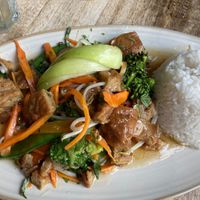 Pad Thai wok with seitan  at Tata Restaurant in Vienna