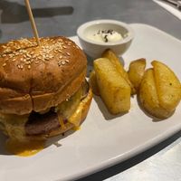 double smashed plant-based burger at Teresa Carles in Lleida