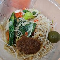 Fried Mee Hoon at Ming Ri Vegetarian in Northeast Singapore