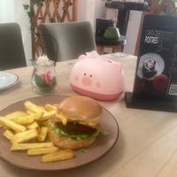 Soy-bacon burger at Seitan Urban Bistro in Lima