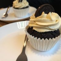 oreo cupcake at Sweet Life American Bakery and Specialty Coffee Bar in Krakow