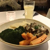 Veganer Hackbraten, sehr lecker 😊 at Hiltl - Sihlpost in Zurich