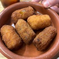 Croquetas half ration at La Alpargata in Madrid