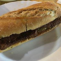 Vegan « choripán » (if you are from Argentina then you know 🤤😉) at La Alpargata in Madrid