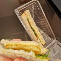 Heart-warming & healthy sandwich - soft wholemeal bread with hash brown, ham, cheese, lettuce and mayonnaise. 4.75/5 at Shi Song Vegetarian 实颂素食 in West Singapore