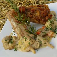 Bread dumplings with mushrooms at Leaf Food in Mannheim