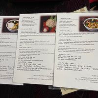 This vegan menus are multilingual.🌱　(There is no Japanese here for some reason.🤭　Ooops.😂)  at Ebisu Soba in Takayama