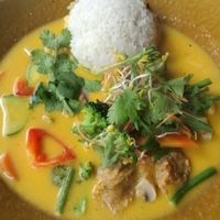 mock chicken in mango sauce with coconut milk at Rou Vegetarian in Berlin