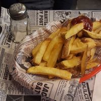 Fries at Vegan Hero in Paris
