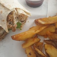 🌯🍟🌱 at Vegan Hero in Paris