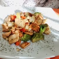 Fried tofu salad with vegetables at Bio e Te in Siena