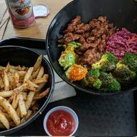 Copper bowl and fries at Copper Branch - Catherine O in Montreal