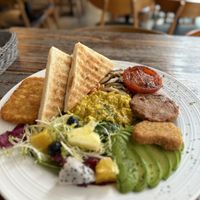 All day breakfast - a great mix of breakfast foods to start the day! ☺️  at LN Fortunate Coffee in Hong Kong Island