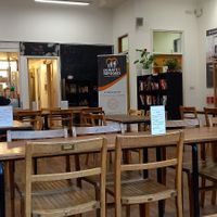 Stress-free interior at Thenga Cafe in London