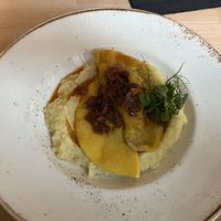 Piroggen auf Kartoffelpüree  at Zwei und Zwanzig in Geisenheim