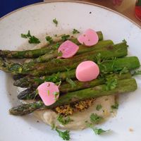 Green asparagus at Zwei und Zwanzig in Geisenheim