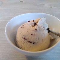 ice cream at Zwei und Zwanzig in Geisenheim