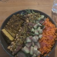 Balance Bowl (quinoa- Tempeh)  at Zwei und Zwanzig in Geisenheim