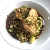 Gebratener Kräutersaitling auf Grünkern und Rosenkohl at Zwei und Zwanzig in Geisenheim