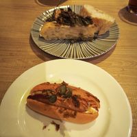 Tortilla y mini hot dog at K2 in Bilbao