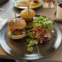 Burger-Variationen  at Vegan's Prague in Prague
