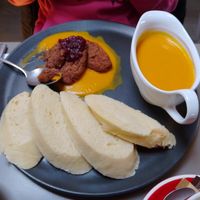 Svickova, des petits biscuits de haricots avec de la soupe et des tranches de pain vapeur at Vegan's Prague in Prague