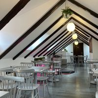 Obere Sitzmöglichkeit  at Vegan's Prague in Prague