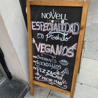 Vegan food at Crois-Sants in Barcelona