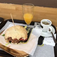 very tasty hamburger  at Crois-Sants in Barcelona