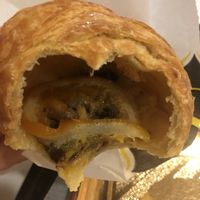 Sehr leckere Kombi (herbe Orange/ süße Schoko). Konsistenz perfekt ! at Crois-Sants in Barcelona