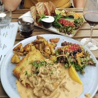 Schnitzel mit Pfifferlingen und Tacos mitJackfruchtfüllung  at Steffenhagen in Dresden