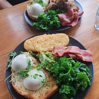 DIY breakfast - poached eggs, hashbrown, bacon, avo and kale #Veganuary at Matcha Mylkbar in St Kilda