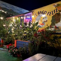 Ambiance at El Taco Feliz - The Happy Taco - Food Truck in Kapaa