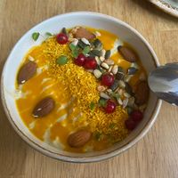 Overnight oats at NomNom in Den Bosch