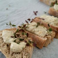 hummus and bread at Souls in Copenhagen