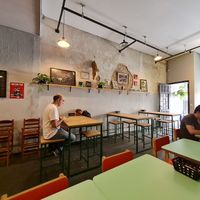 Ambiente gostoso at Salad Days in Sao Paulo