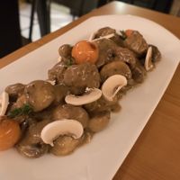 Seitan with mushrooms at El Maderal in Barcelona