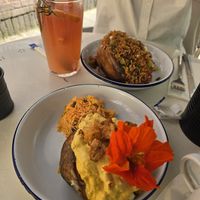 Hawaiigrool med kyckling at Groole in Warsaw