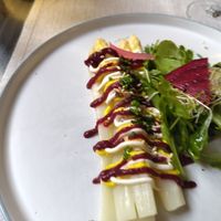 Asparagus as a starter at La Couleuvrine in Sarlat-la-caneda