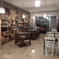 Informal setting at Green-go Kitchen in Sassuolo