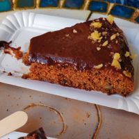 Excellent chocolate, nut and berry cake at MacroDulces la Espiral in Malaga