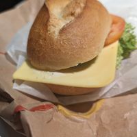 Simply V Brötchen #Veganuary at CGN - Kamps - T1 in Cologne
