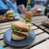Geflügelte Träume Burger mit extra Keese  at Universum in Hannover