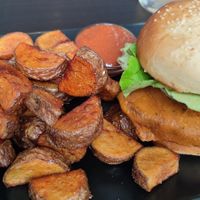 Burgermeister mit Pommes at Universum in Hannover