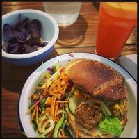 Elixir & Veggie Burger at Caju in Nice