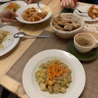 Quinoa and other dishes at Al-Laurel in Granada