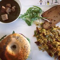 Vegan Sunday brunch
tofu scrambled, bagel and kale soup at Bookstop Libri Coffee in Brescia