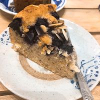 pan de limon con mora azul  at La Studio in Hanoi