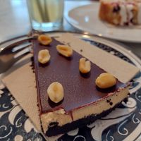 Peanut chocolate vegan cheesecake (4.50€) at Black Apron - Codos Coffee in Hildesheim
